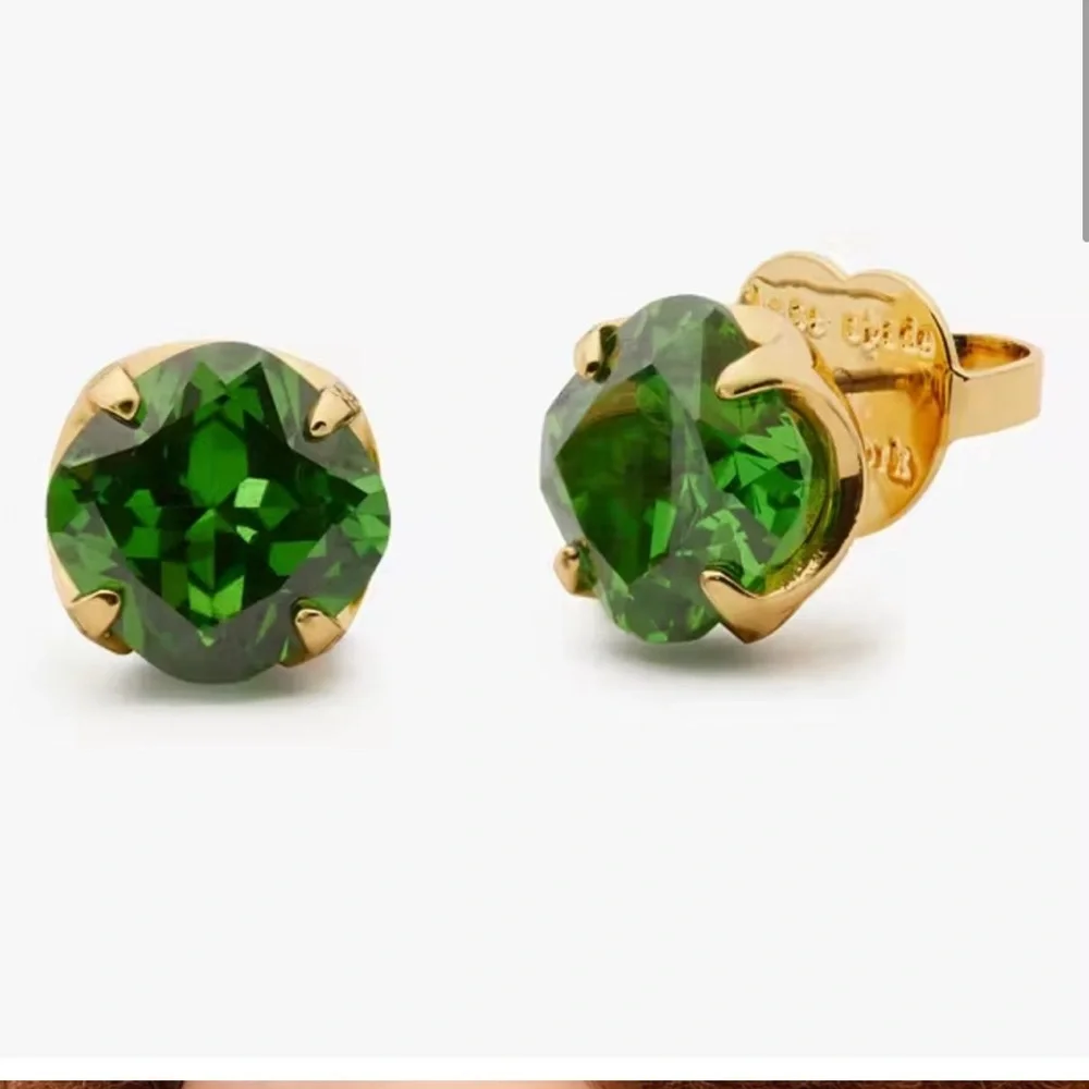 Kate Spade Pop Of Joy 10mm Spade Flower Studs in Green NWT‎ MSRP: $48.00